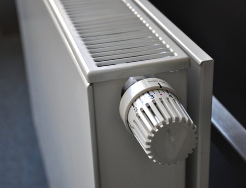 Découvrez les conseils de votre chauffagiste en Loire Atlantique pour savoir quel radiateur électrique choisir !